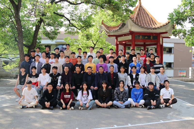 邵陽市華龍中學高123班畢業合影